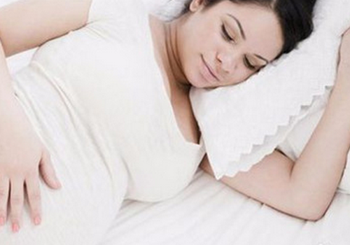 孕妇高烧对胎儿有没有影响（怀孕高烧对胎儿的影响）