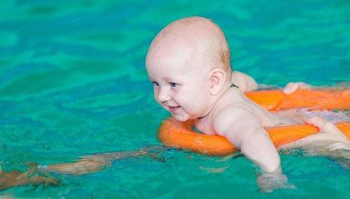 宝宝游泳要注意什么 宝宝游泳要注意什么问题