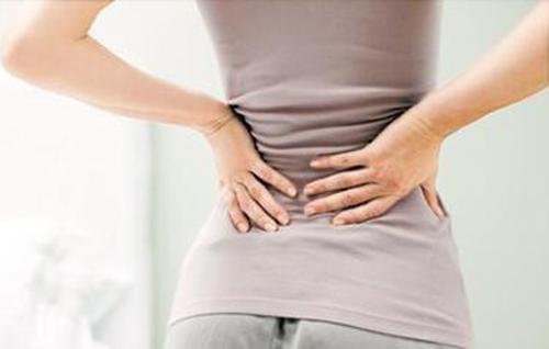 女人腰痛是什么原因引起的（女人腰痛是什么原因引起的吃什么药）