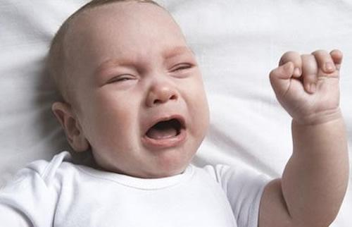 宝宝睡觉突然大哭是什么原因 3个月宝宝睡觉突然大哭是什么原因