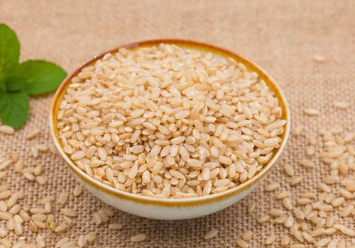 糙米为什么有一股霉味 糙米发霉了还能吃吗