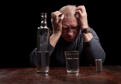 喝酒后头疼是什么原因（血压高喝酒后头疼是什么原因）