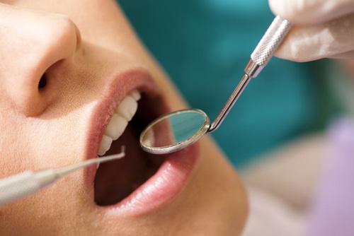 牙齿酸痛是什么原因怎么办（牙齿酸疼痛是什么原因）