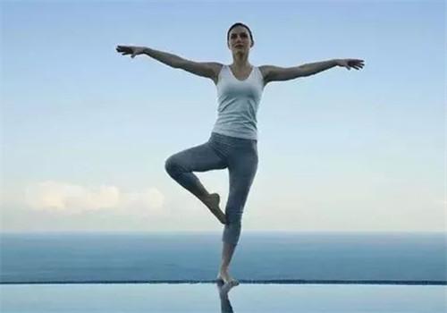 练瑜伽如何保护膝盖 练瑜伽怎样保护膝盖