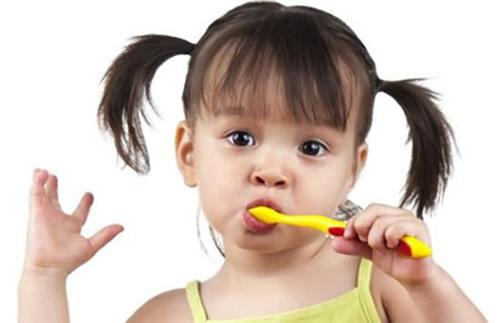 小孩换牙期间能刷牙吗（儿童换牙期间可以刷牙吗?）