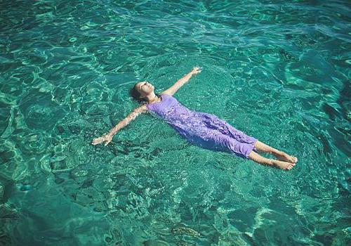 宫颈炎可以去游泳吗 宫颈炎可以去海边游泳吗