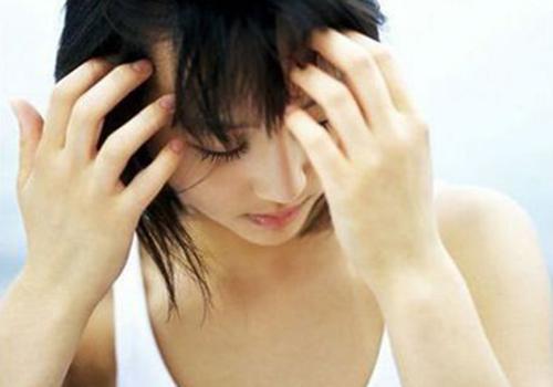 头痛的原因和治疗方法（血管神经性头痛的原因和治疗方法）