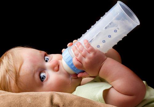 吃腹泻奶粉可以吃母乳吗（吃腹泻奶粉时可以吃母乳吗）