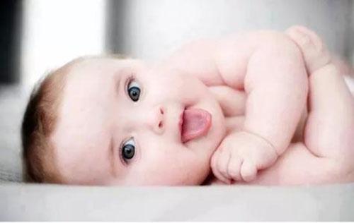宝宝舌头上有白苔 母乳喂养宝宝舌头上有白苔