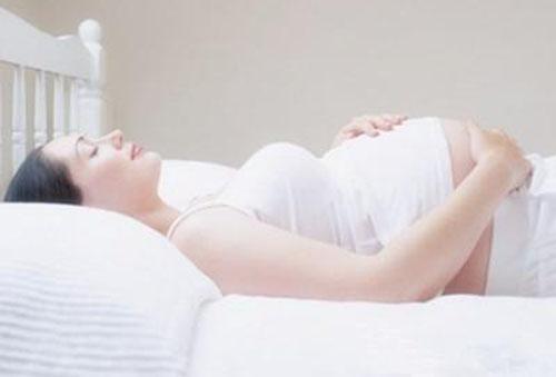 孕妇失眠对胎儿有什么影响（孕妇失眠对胎儿有什么影响大吗）