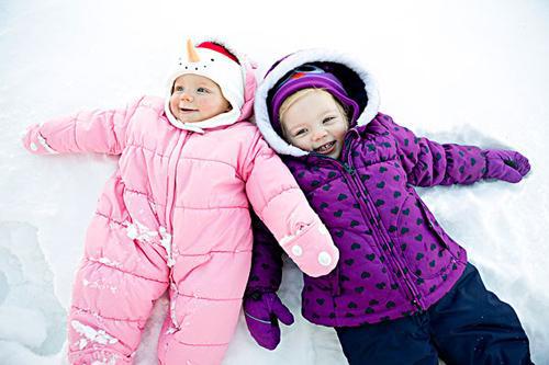 冬天宝宝怎么穿衣服合适 宝宝冬天都穿什么衣服,该怎么穿呢?