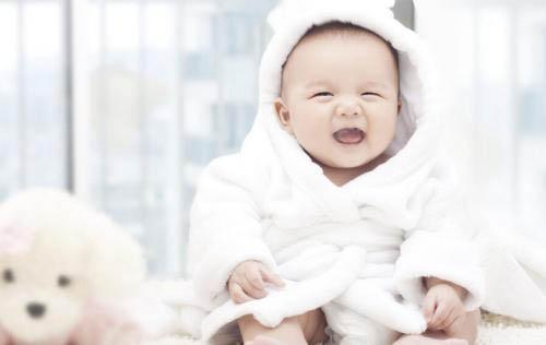 宝宝眼屎多是什么原因 三个月宝宝眼屎多是什么原因
