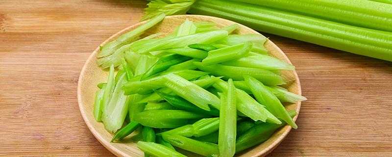 生榨芹菜汁能天天喝吗 生芹菜榨汁可以天天喝吗