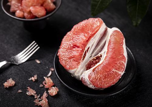 吃红心柚子减肥吗 吃红心柚子减肥吗