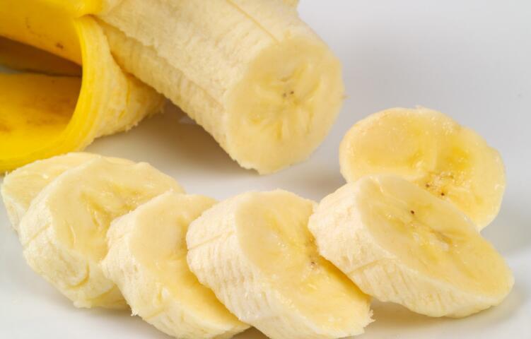 吃香蕉的好处（女性每天吃香蕉的好处）