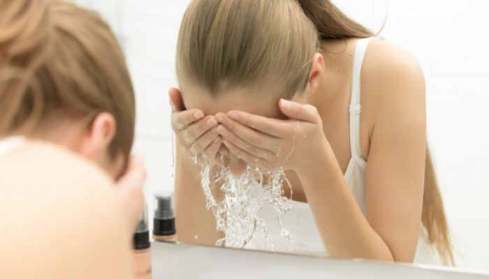 洁颜粉和洗面奶的区别  洁颜粉和洗面奶有什么不同