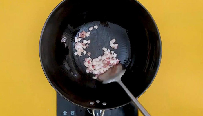 豆角五花肉焖饭步骤 豆角五花肉焖饭在怎么做