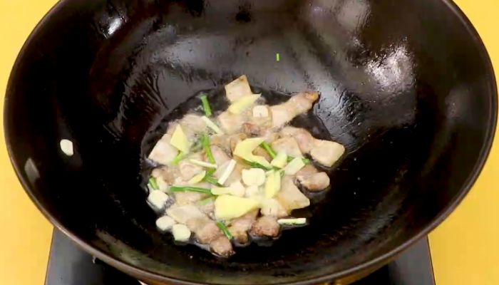 怎样做红烧肉烩菜  红烧肉烩菜怎么做