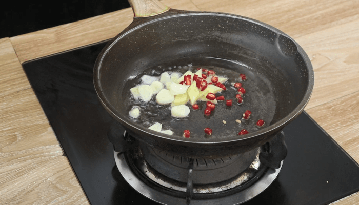 娃娃菜粉丝炖咸肉 娃娃菜粉丝炖咸肉怎么做好吃