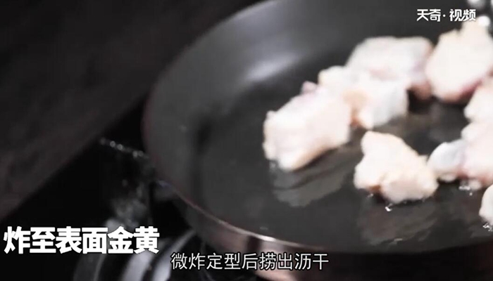 豌豆木耳炒鱼块的做法 豌豆木耳炒鱼块怎么做