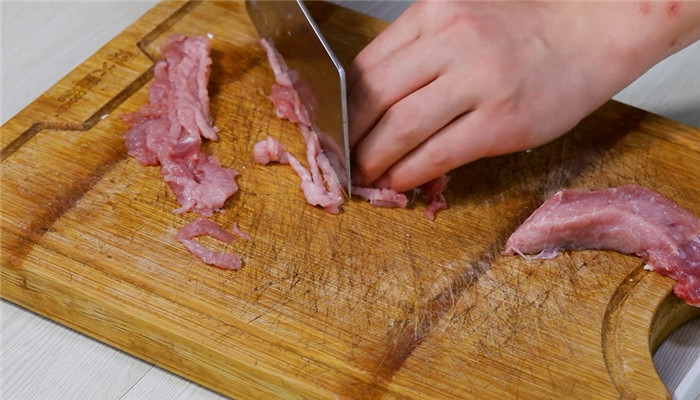 鲁菜鱼香肉丝的做法是什么 鲁菜鱼香肉丝怎么做