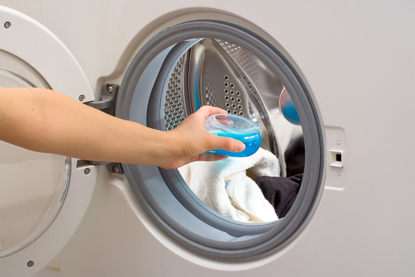洗衣机洗衣液放哪个槽 滚筒洗衣机洗衣液放置位置在哪