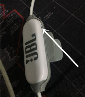 JBL E25BT耳机怎么看指示灯