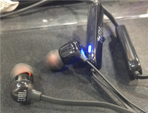 JBL T110BT耳机怎么检查剩余电量