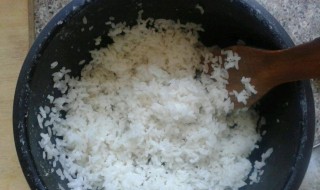 米饭蒸硬了怎么办 米饭蒸硬了处理方法