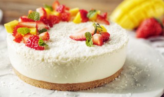 椰子慕斯蛋糕如何做 椰子草莓慕斯蛋糕怎么做