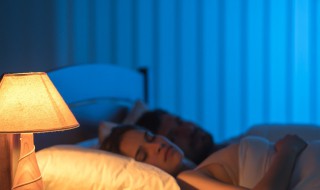 开灯睡觉对身体的危害有哪些 开灯睡觉的危害