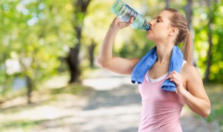 健身补充水分方法 在健身的时候怎么补充水分