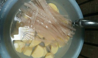 土豆粉皮汤如何做 土豆粉皮汤怎样做