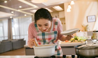 土鸡汤怎么做最好吃 做的时候需要加入什么辅料