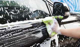 自己洗车怎么洗不伤车 洗车高手都是这么做的