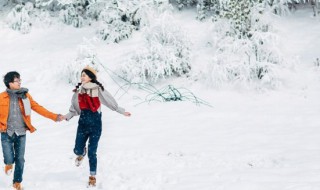 拍雪景怎么摆姿势 简单自然的雪景拍照技巧