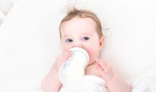 不吃奶粉的宝宝怎么办 如何解决宝宝不吃奶粉