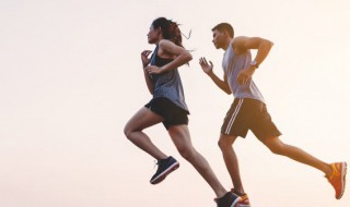跑步前最简单热身运动有哪些 跑步前的热身运动介绍