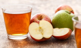 苹果和柠檬一起煮水可以减肥吗（苹果和柠檬一起煮水可以减肥吗可以加茶吗）