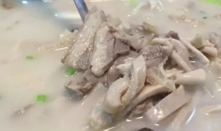 秋天炖羊肉汤放什么好（秋天煲羊肉汤适合吗）