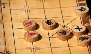 象棋盖马三锤走法 程龙象棋大师盖马三锤布局