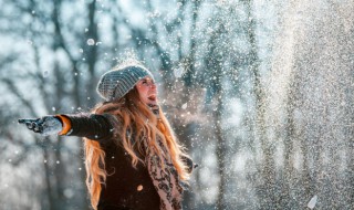 看见雪的心情短句（看见雪的心情短句子）