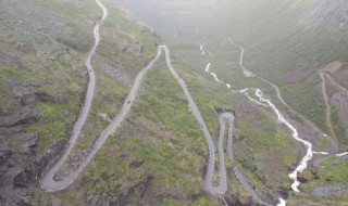 挖机修山路走之字形吗 挖机在山上怎么修路