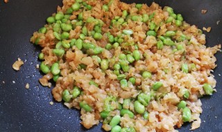 脆皮萝卜干炒毛豆怎么做好吃 脆皮萝卜干炒毛豆怎么做