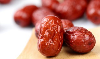 红枣干吃的功效与作用 长期吃红枣皮肤变白了