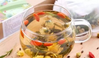 枸杞和菊花泡水的作用与功效 枸杞和菊花泡茶的功效与作用