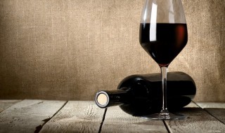 葡萄酒瓶身上的年份指的是什么 葡萄酒酒瓶身上标注的年份