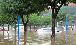 大暴雨大还是特大暴雨大 特大暴雨和暴雨的区别