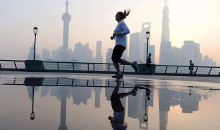 晨跑下雨的心情短语 晨跑下雨的心情短语图片