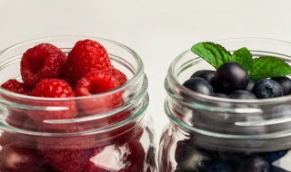 水果罐头和新鲜水果 水果罐头和新鲜水果一样富含维生素